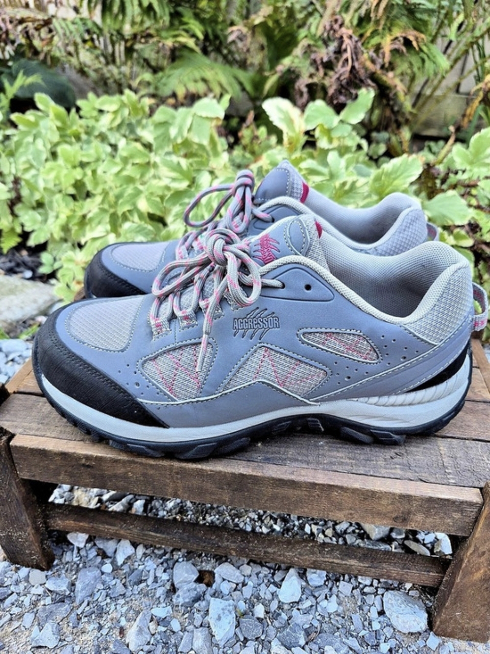 Aggressor Womens Steel Toe Work Shoes Size 8 CSA Green Triangle Omega Like New